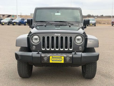 Used 2017 Jeep Wrangler Unlimited Sahara w/ Connectivity Group AWD/4WD image 2