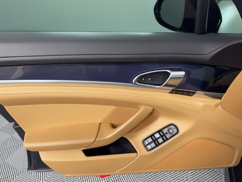 Used 2015 Porsche Panamera image 14