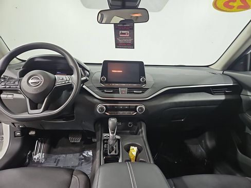 Certified 2025 Nissan Altima 2.5 S FWD image 18