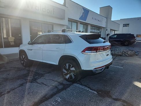 Used 2024 Volkswagen Atlas Cross Sport SEL image 5