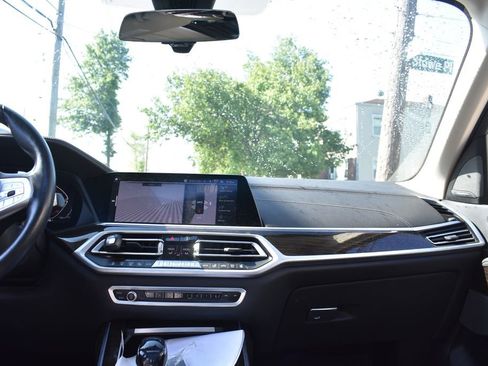 Used 2021 BMW X7 xDrive40i w/ Premium Package AWD/4WD image 29
