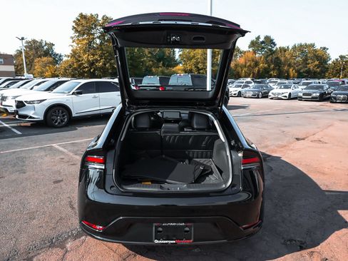 Used 2025 Toyota Prius AWD image 42