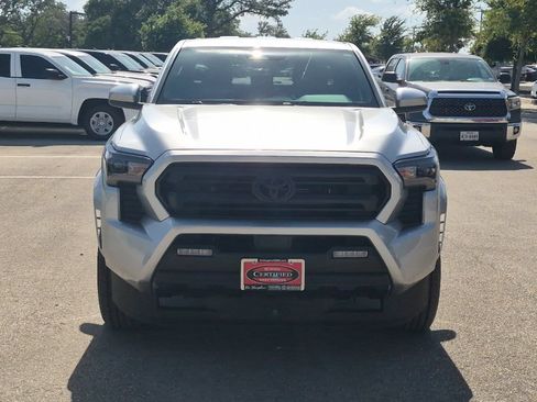 Certified 2025 Toyota Tacoma SR5 AWD/4WD image 8