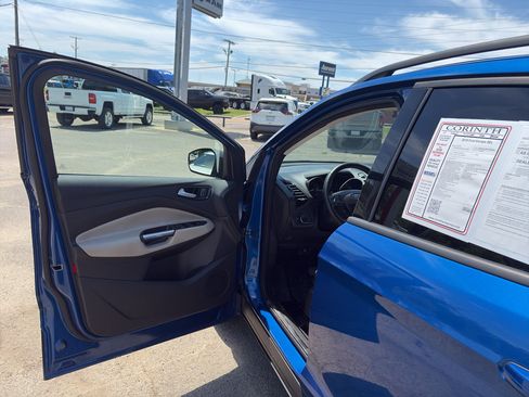 Used 2019 Ford Escape SEL AWD/4WD image 16