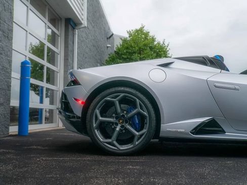 Used 2023 Lamborghini Huracan EVO RWD image 35