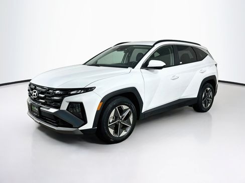 Used 2026 Hyundai Tucson SEL FWD image 3