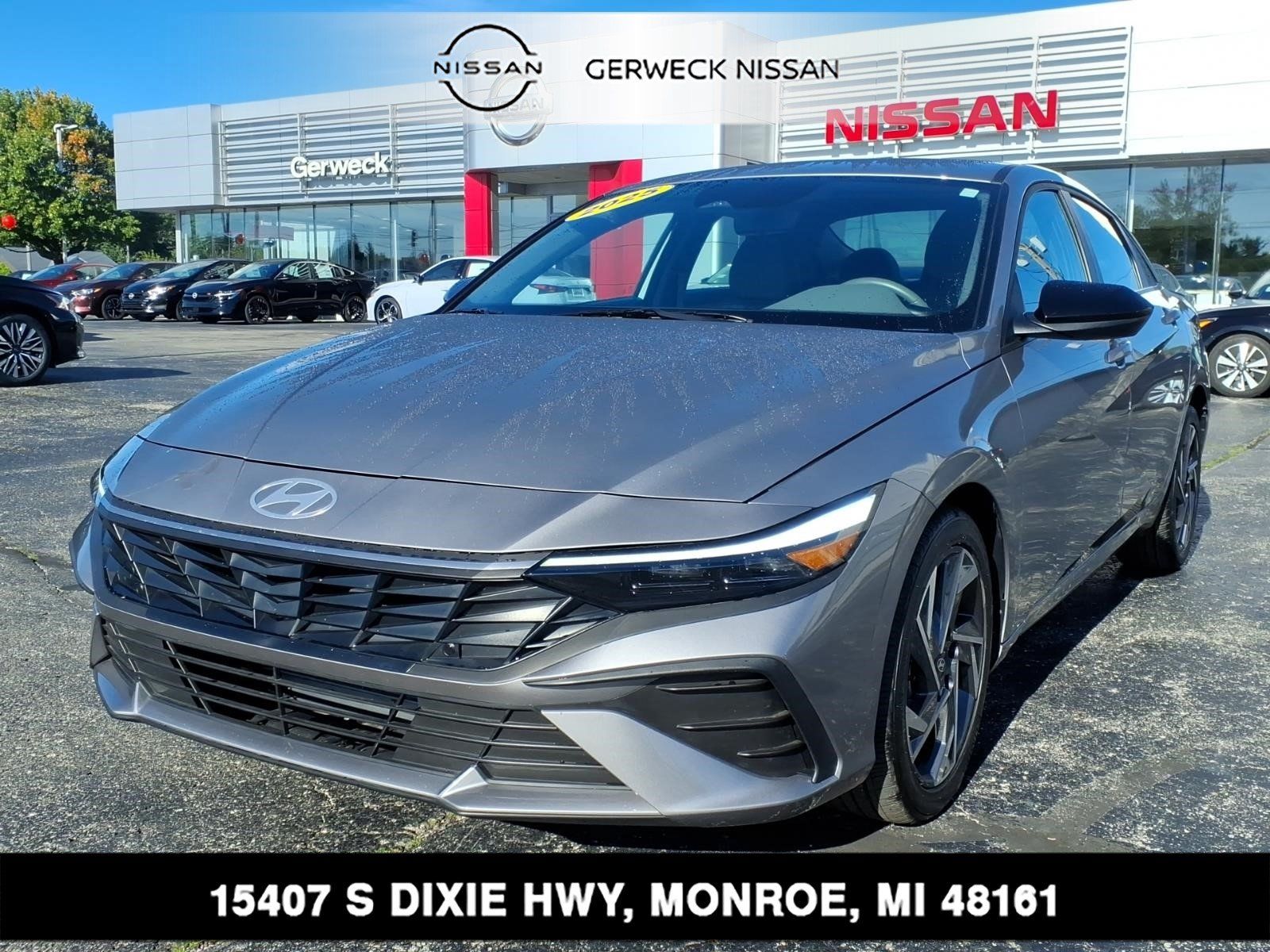 Used 2025 Hyundai Elantra Sport FWD image 1