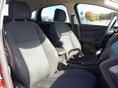 Used 2015 Ford Focus SE image 21