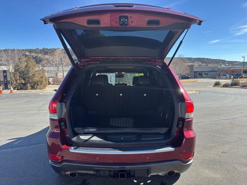 Used 2018 Jeep Grand Cherokee Limited image 10