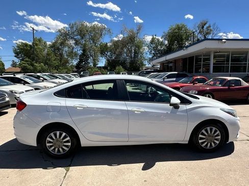Used 2018 Chevrolet Cruze LS FWD image 8