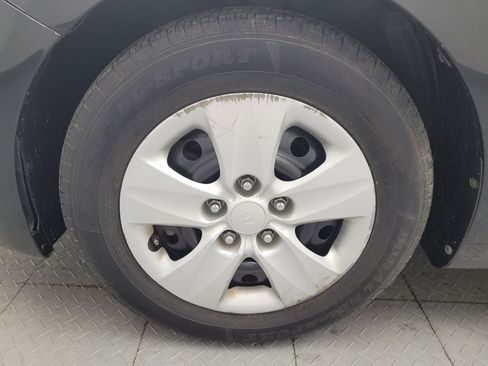 Used 2017 Kia Forte LX FWD image 31