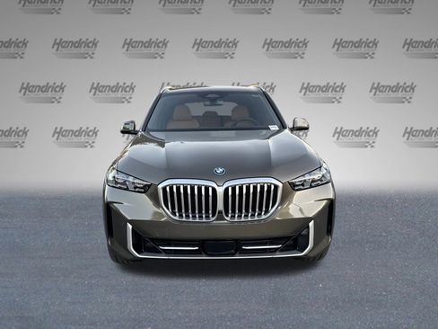 New 2026 BMW X5 xDrive50e image 3