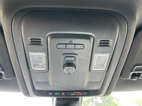 Used 2021 Chevrolet Tahoe Z71 AWD/4WD image 32