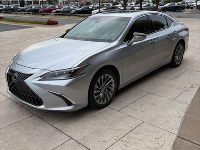 Used 2024 Lexus ES 300h Ultra Luxury w/ Accessory Package (Z2)
