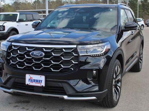 Used 2025 Ford Explorer Platinum w/ LUX Leather Package image 4