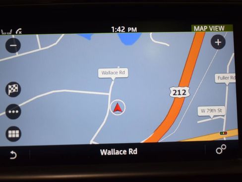 Used 2018 Jaguar F-PACE Premium image 29