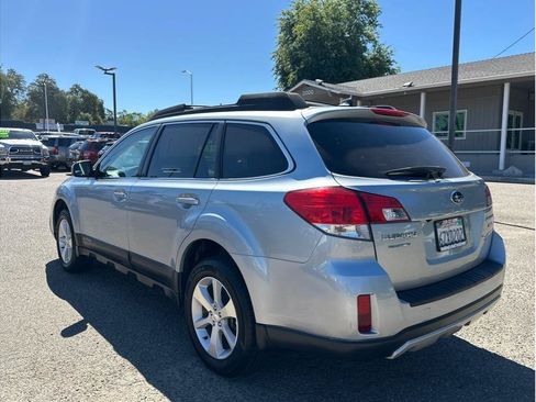 Used 2013 Subaru Outback 3.6R Limited AWD/4WD image 5