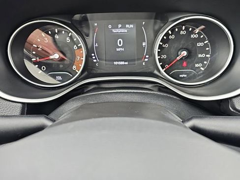 Used 2019 Jeep Compass Latitude w/ Cold Weather Group AWD/4WD image 12