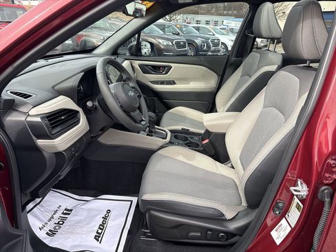 Used 2025 Subaru Forester Premium image 22