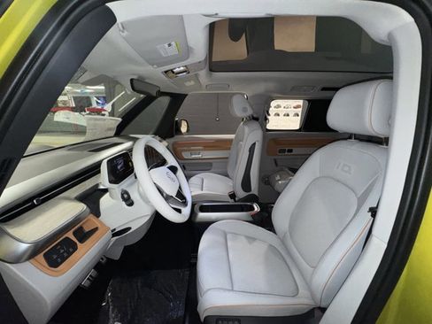 New 2025 Volkswagen ID. Buzz Pro S Plus image 31