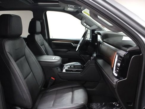 Used 2025 GMC Sierra 2500 Denali image 25