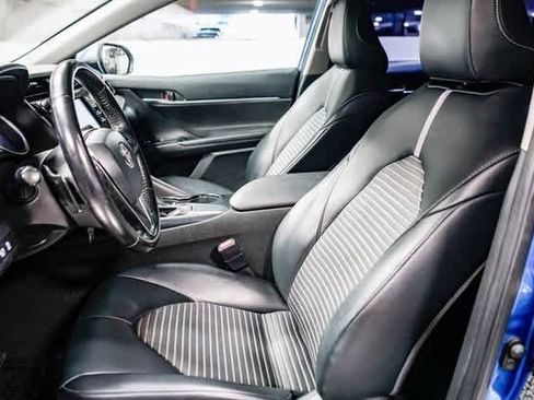 Certified 2020 Toyota Camry SE image 17