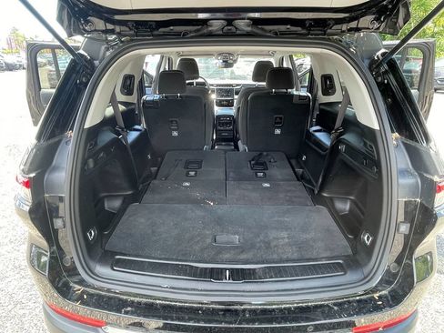Used 2023 Jeep Grand Cherokee L Laredo AWD/4WD image 25