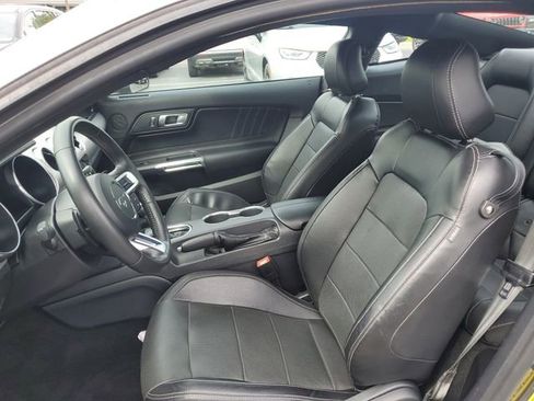 Used 2020 Ford Mustang GT Premium RWD image 5