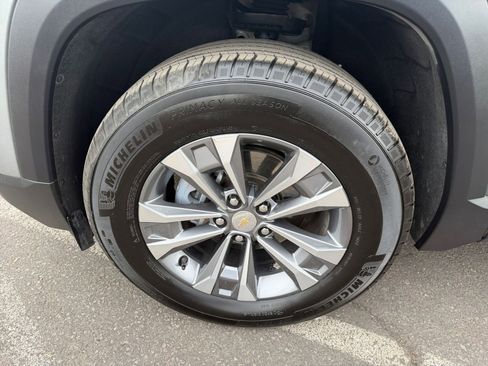 Used 2025 Chevrolet Equinox LT image 29