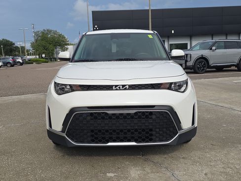 Used 2024 Kia Soul LX w/ Option Group 015 FWD image 3