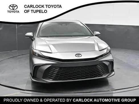Used 2025 Toyota Camry SE w/ Convenience Package FWD image 7