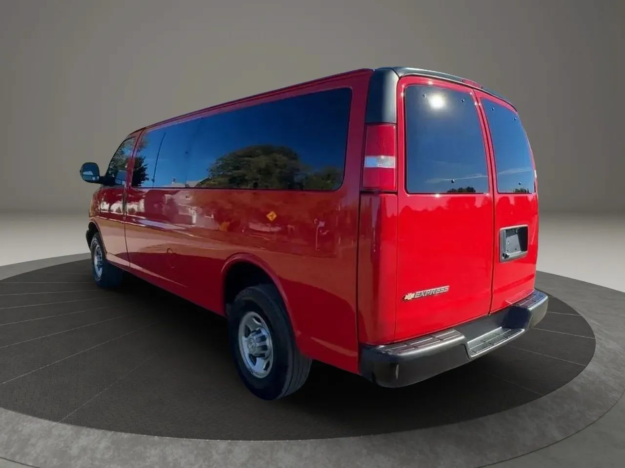 Used 2023 Chevrolet Express 3500 LS RWD image 5