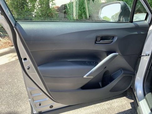 Used 2024 Toyota Corolla Cross AWD Hybrid image 17