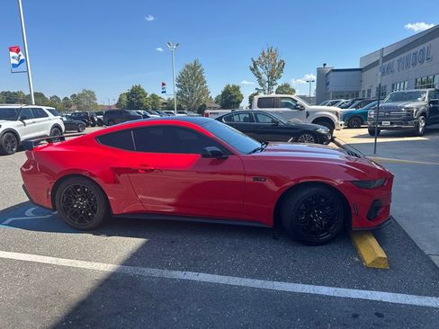 Used 2024 Ford Mustang GT Premium w/ GT Performance Package RWD image 5