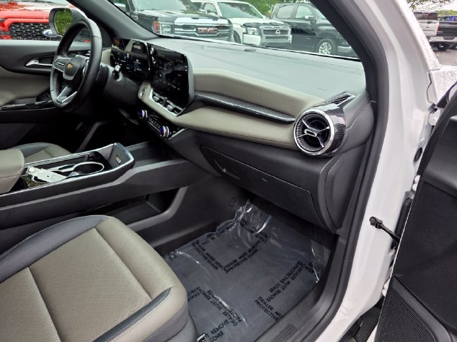 Used 2025 Chevrolet Equinox LT w/ Convenience Package II AWD/4WD image 10
