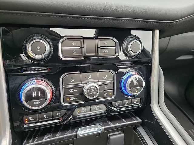 New 2024 GMC Yukon Denali w/ Advanced Technology Package AWD/4WD image 32