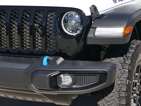 Used 2024 Jeep Wrangler Unlimited image 8