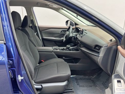 Used 2023 Nissan Rogue S AWD/4WD image 14