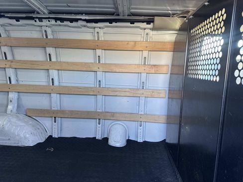 Used 2024 GMC Savana 2500 w/ Driver Convenience Package image 15