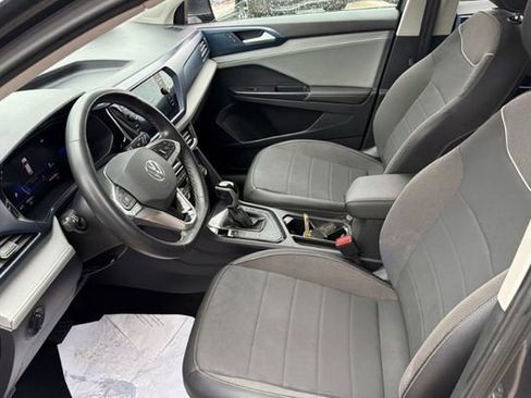 Used 2024 Volkswagen Taos SE FWD image 7