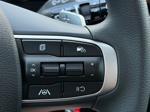 New 2025 Kia Sportage LX image 18