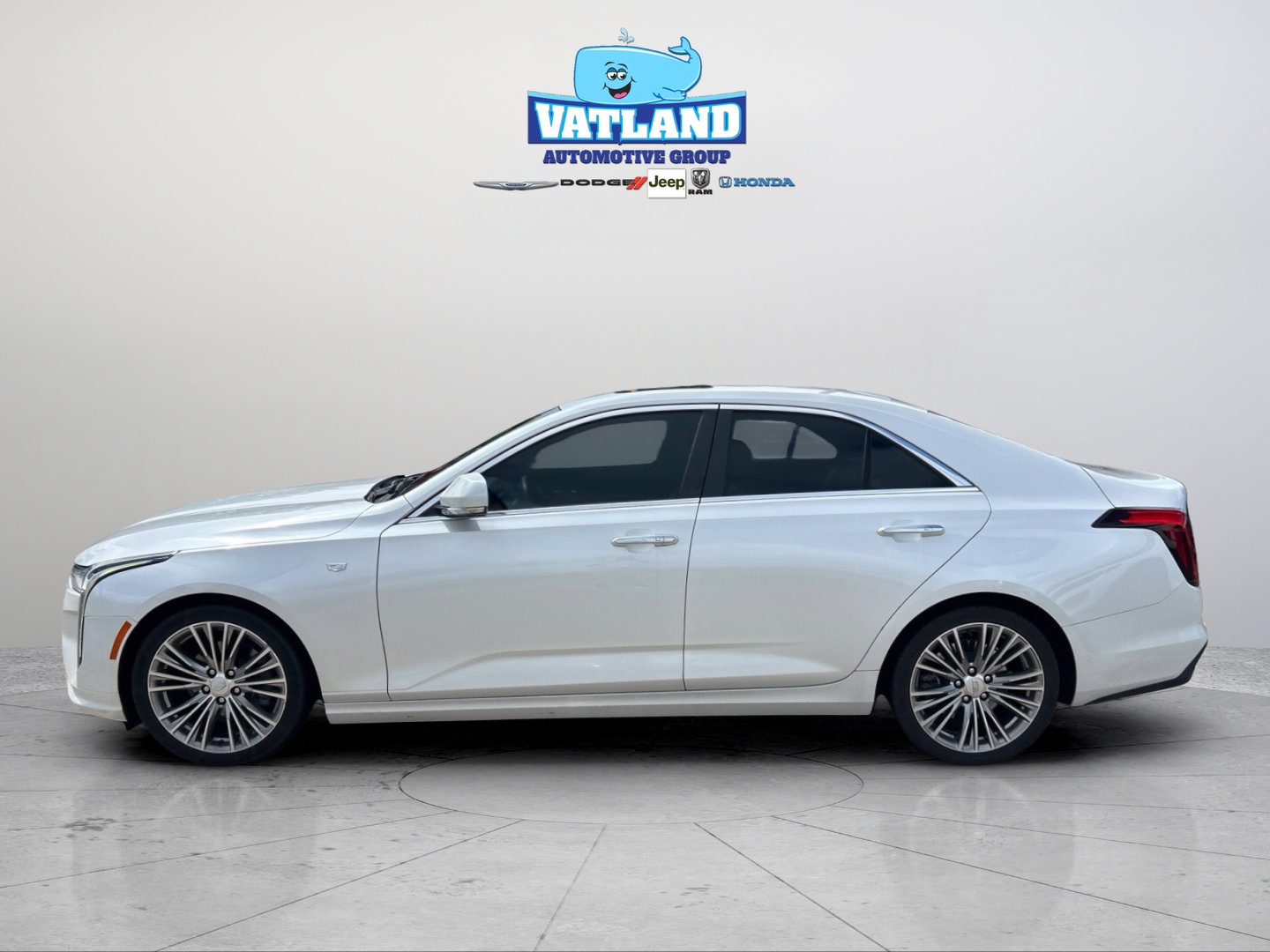 Used 2021 Cadillac CT4 Premium Luxury RWD image 2