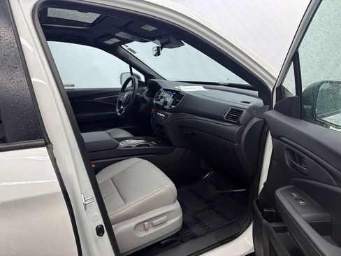 Used 2024 Honda Passport EX-L image 15