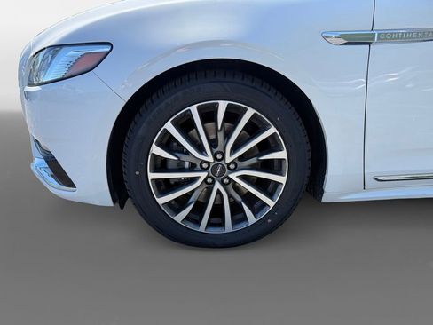Used 2017 Lincoln Continental Select w/ Climate Package AWD/4WD image 14