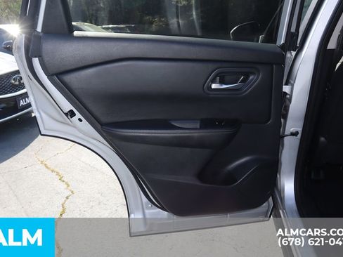 Used 2025 Nissan Rogue SV image 19