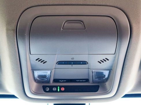 Used 2023 GMC Acadia SLT image 20