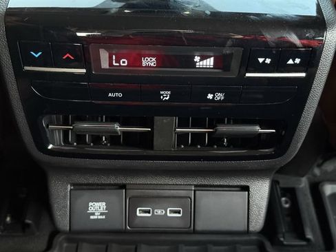 Used 2024 Acura MDX SH-AWD w/ Technology Package image 31