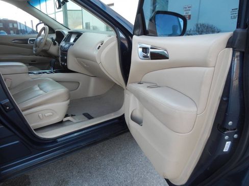 Used 2014 Nissan Pathfinder SL w/ SL Tech Package FWD image 40