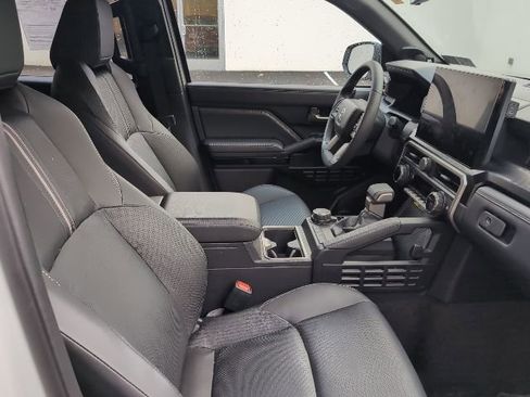 Used 2025 Toyota 4Runner Limited image 27