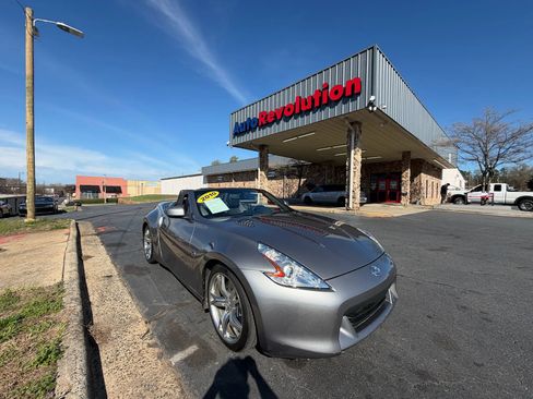 Used 2010 Nissan 370Z Touring w/ Sport Pkg RWD image 21
